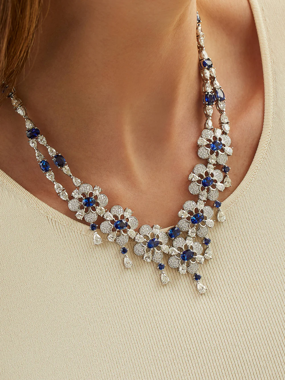 1002441psos-4107180021-boodles-blues-and-royals-necklace-plat-main_2_1000x